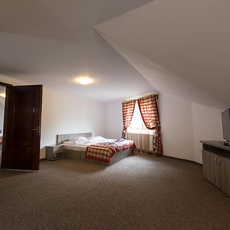 Complex Craiasa Muntilor Moieciu Hotell Moeciu De Sus Exteriör bild