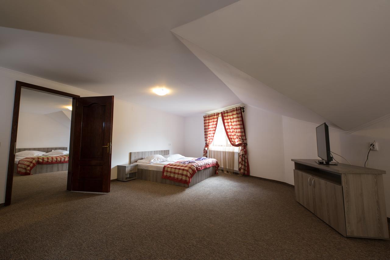 Complex Craiasa Muntilor Moieciu Hotell Moeciu De Sus Exteriör bild