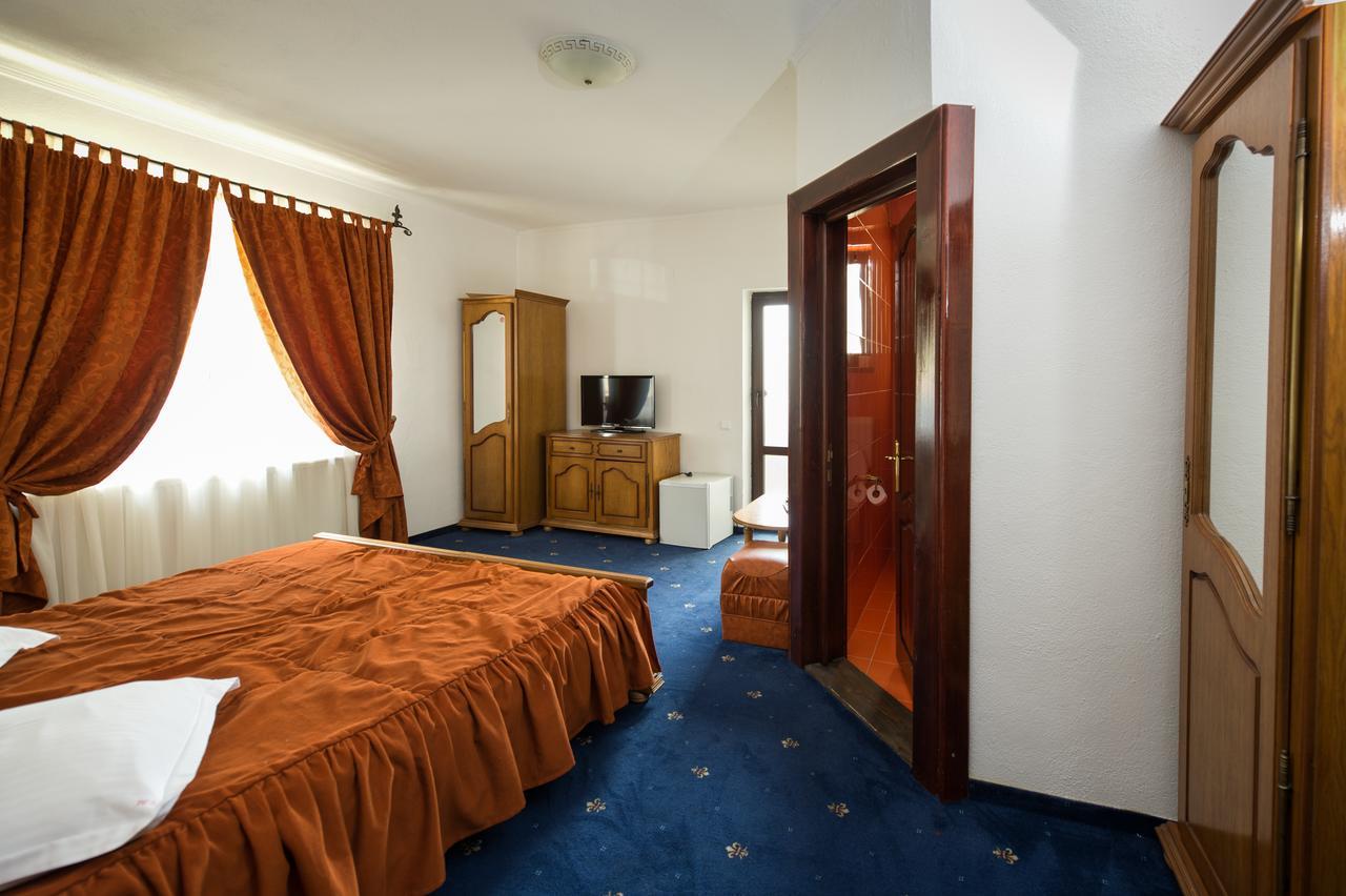Complex Craiasa Muntilor Moieciu Hotell Moeciu De Sus Exteriör bild